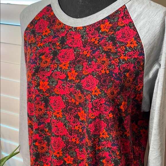 LuLaRoe Tops - LulaRoe Randy Top with Roses